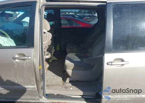 2006 Toyota Sienna Le z USA, uszkodzony, nr VIN 5TDBA23C46S061476